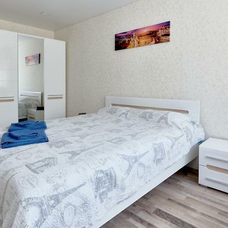 088 Apartment Near Airport Zhulyan Kiev Ngoại thất bức ảnh